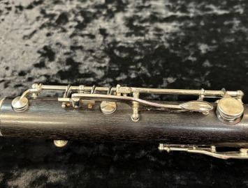 Photo Vintage Selmer Paris Series 9 Wood Alto Clarinet in New Pads - Serial # T2915